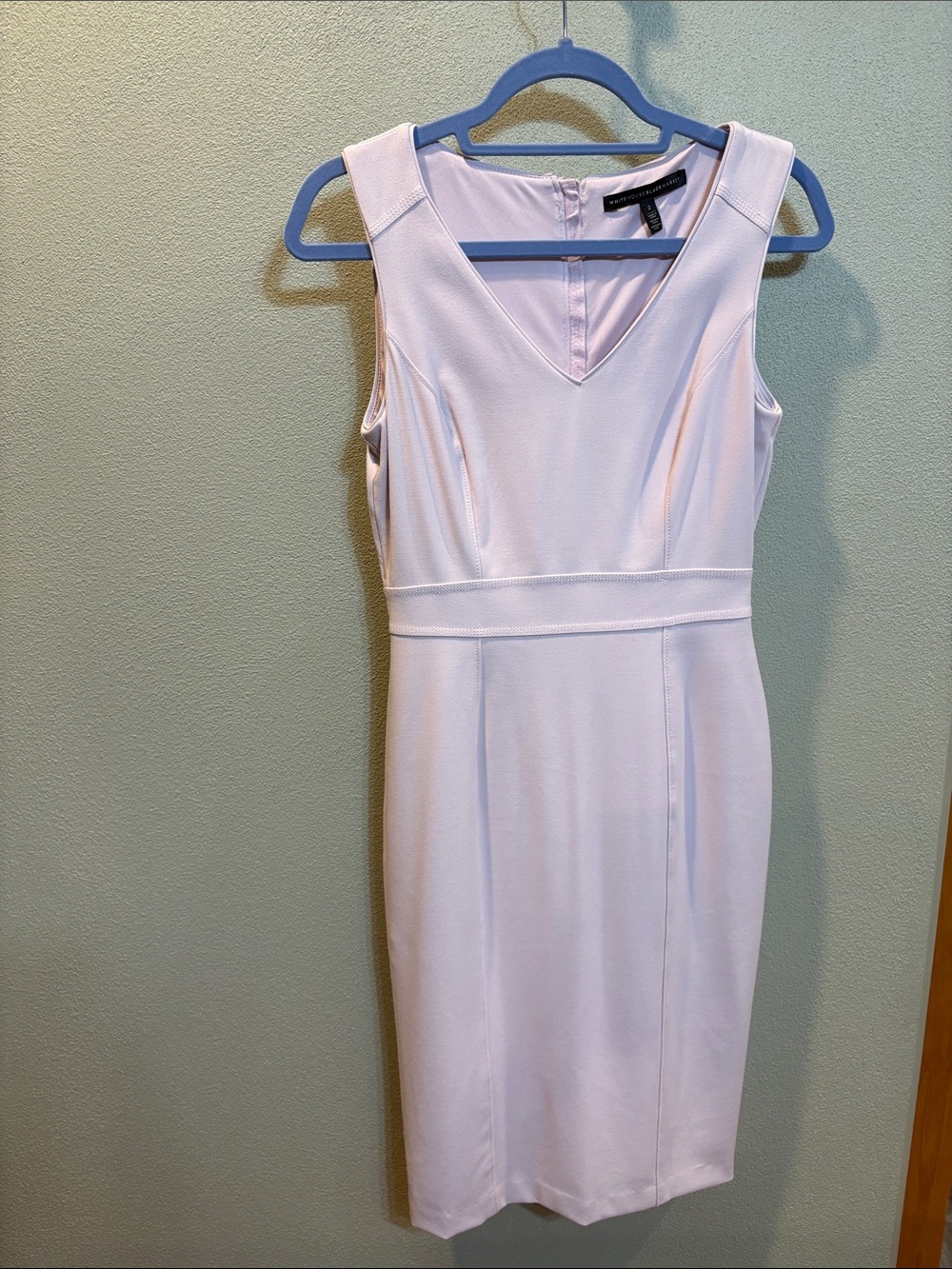 Ann Taylor Light Pink V-Neck Sleeveless Sheath Dress